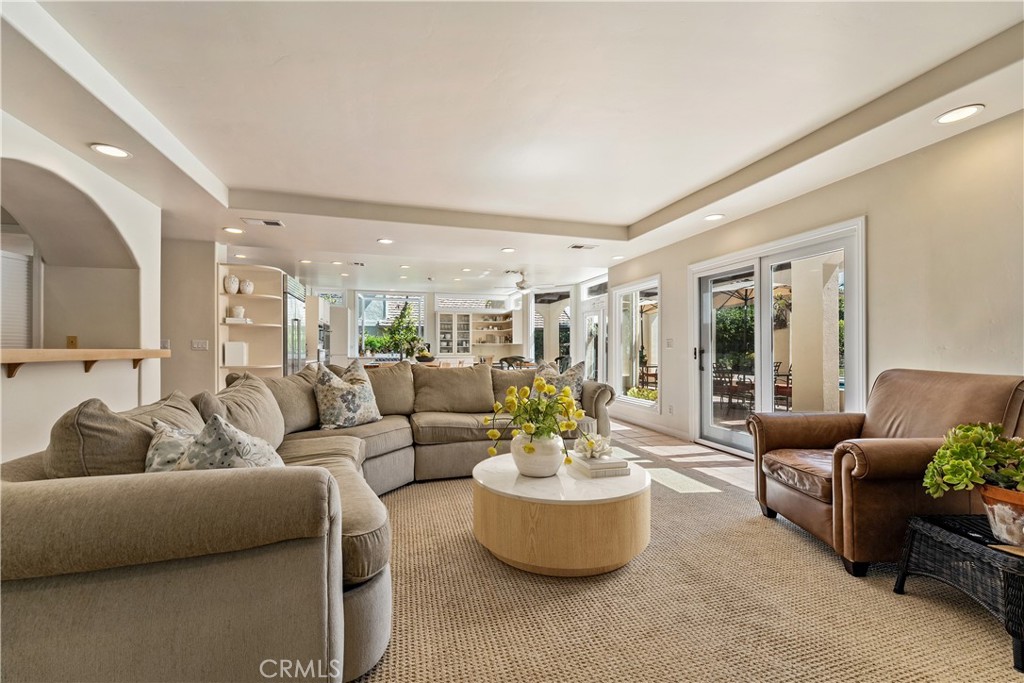 Spacious family room - 25442 Rapid Falls, Laguna Hills CA 92653 - photo 16