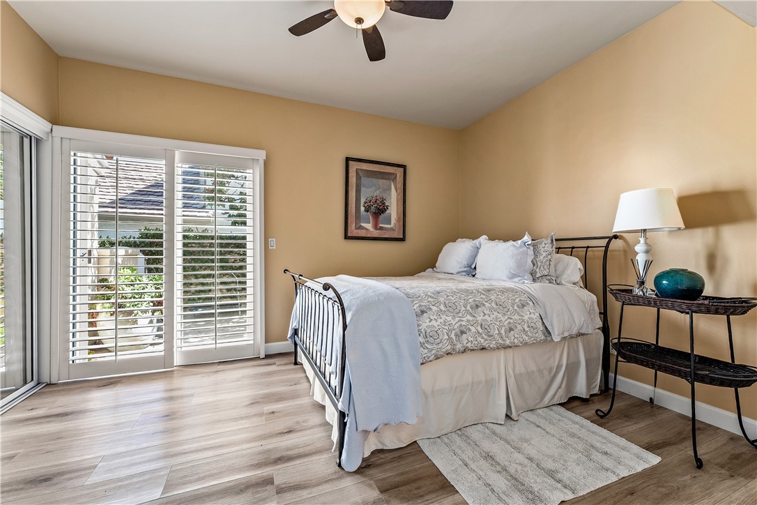Ground floor bedroom suite - 25442 Rapid Falls, Laguna Hills CA 92653 - photo 26