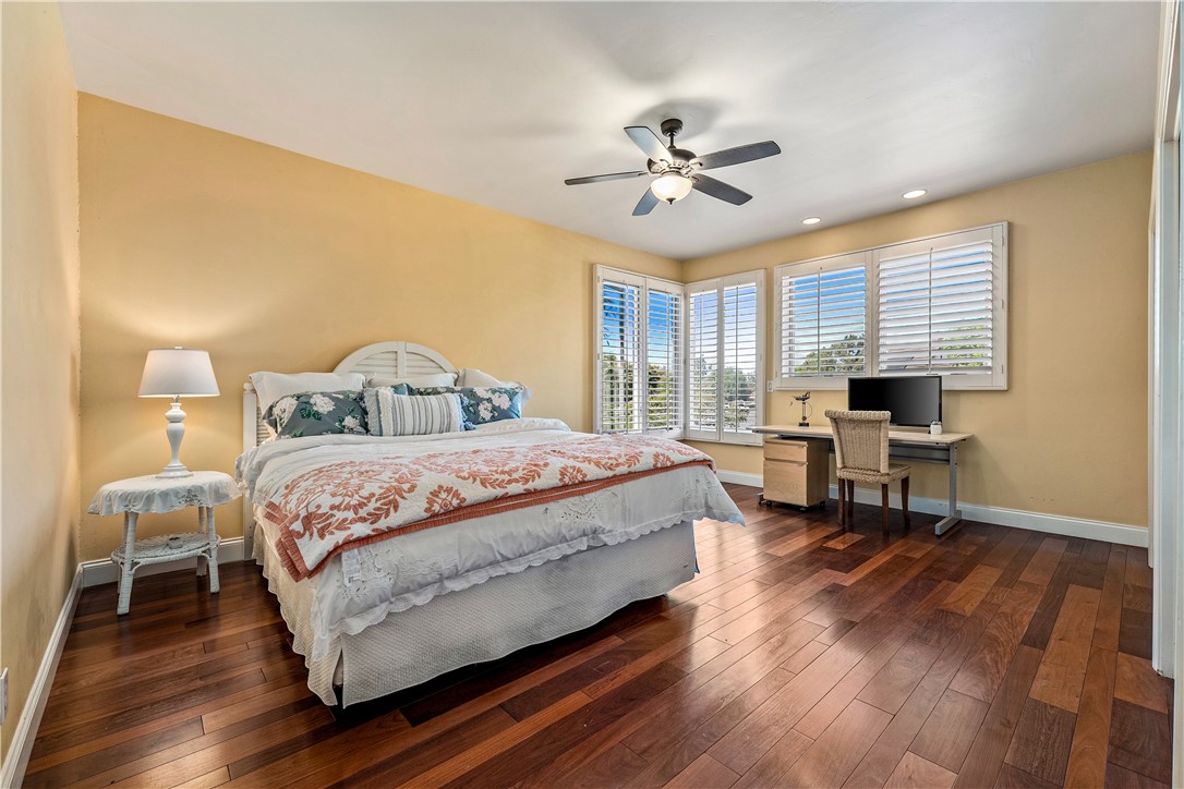 Second floor bedroom - 25442 Rapid Falls, Laguna Hills CA 92653 - photo 30