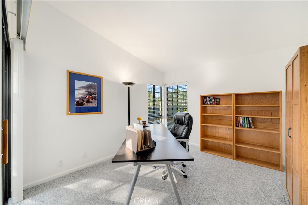 Secondary bedroom - 25521 Indian Hill Ln F, Laguna Hills CA 92653 - photo 1