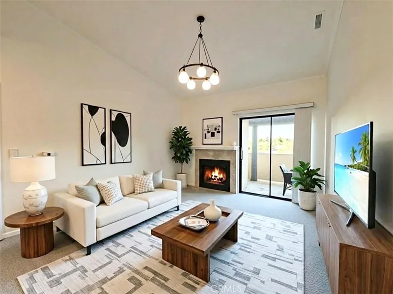 25521 Indian Hill, Laguna Hills, CA 92653