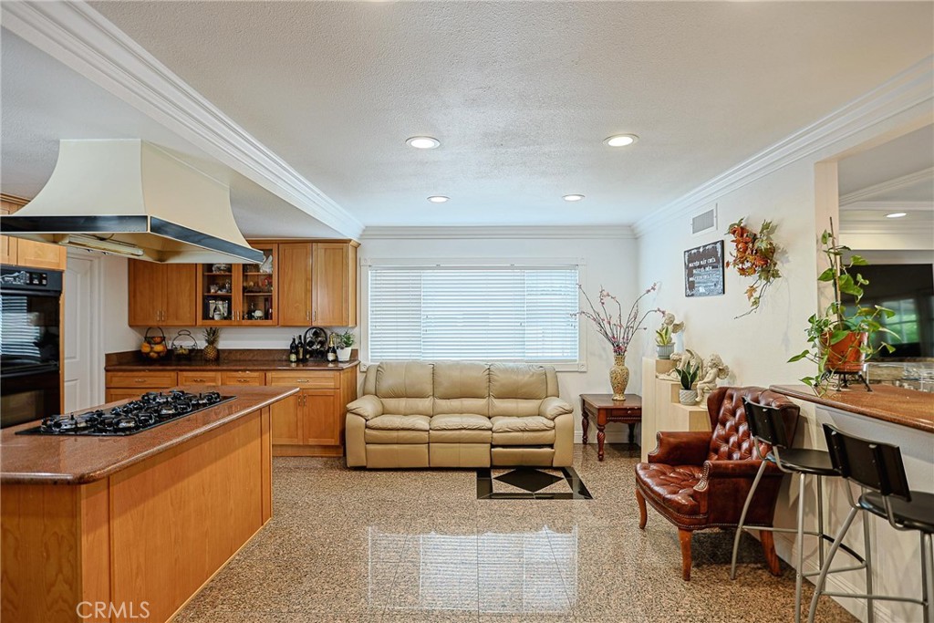 25532 Charlemagne, Laguna Hills CA 92653 - photo 8