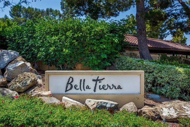 25561 Indian Hill Lane O, Laguna Hills