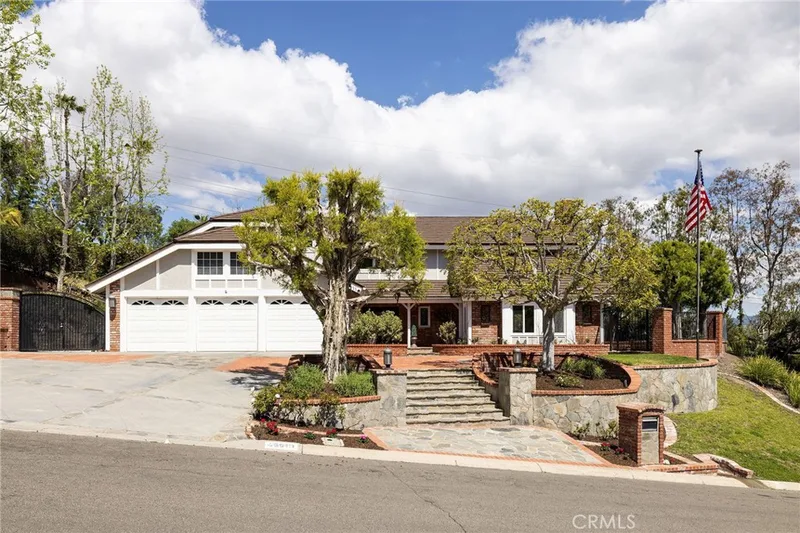 25611 Rangewood Road, Laguna Hills, CA 92653