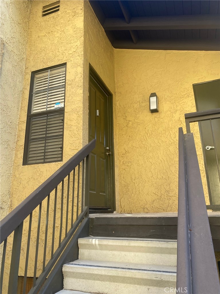 25641 Indian Hill Lane C, Laguna Hills CA 92653 - photo 1