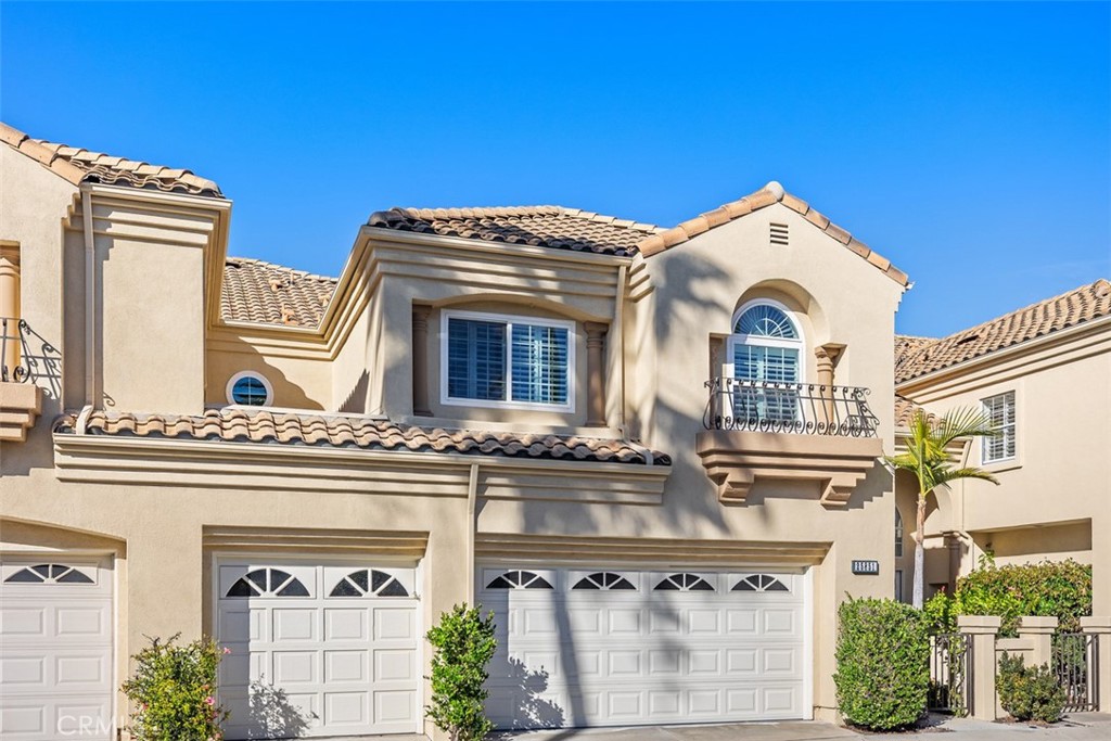 25851 Cordova, Laguna Hills CA 92653 - photo 1