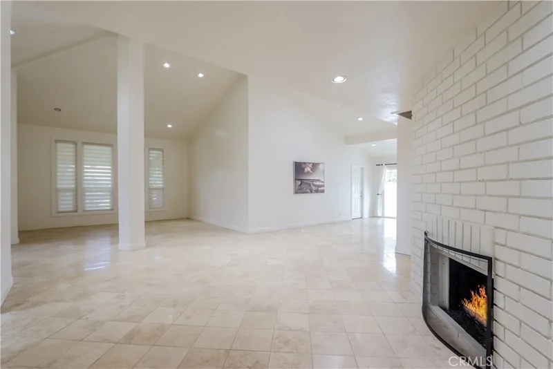 25992 25992 La Cuesta Ave, Laguna Hills, CA 92653