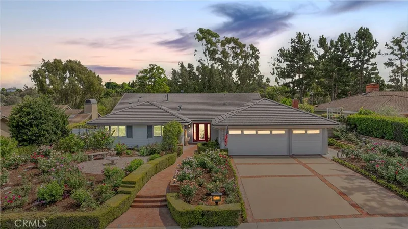 27002 Rocking Horse, Laguna Hills, CA 92653