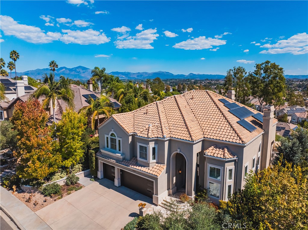 27052 Falling Leaf Drive, Laguna Hills CA 92653 - photo 2