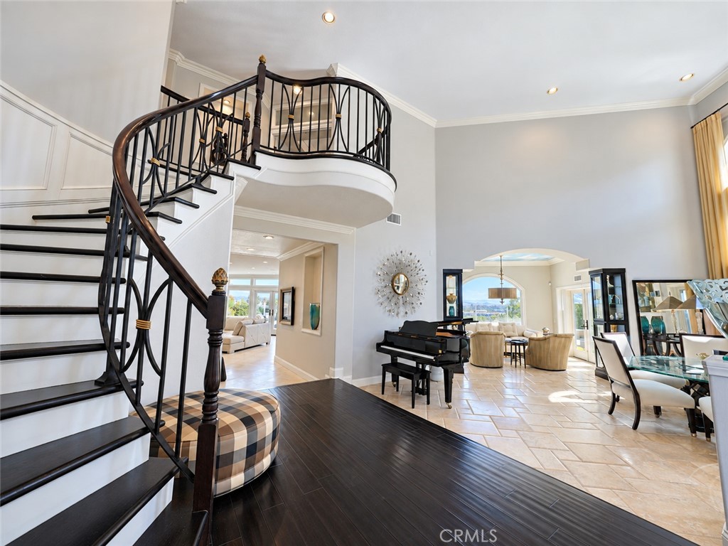 27052 Falling Leaf Drive, Laguna Hills CA 92653 - photo 3