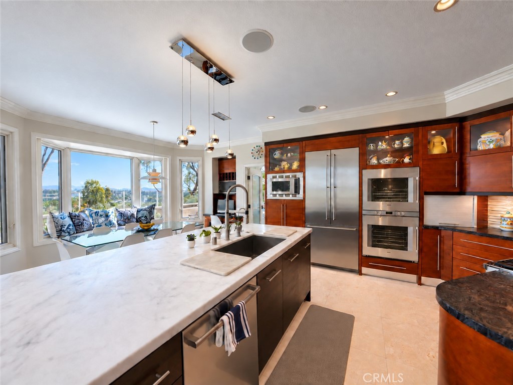27052 Falling Leaf Drive, Laguna Hills CA 92653 - photo 14