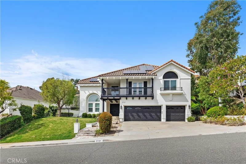 27121 Woodbluff Drive, Laguna Hills, CA 92653