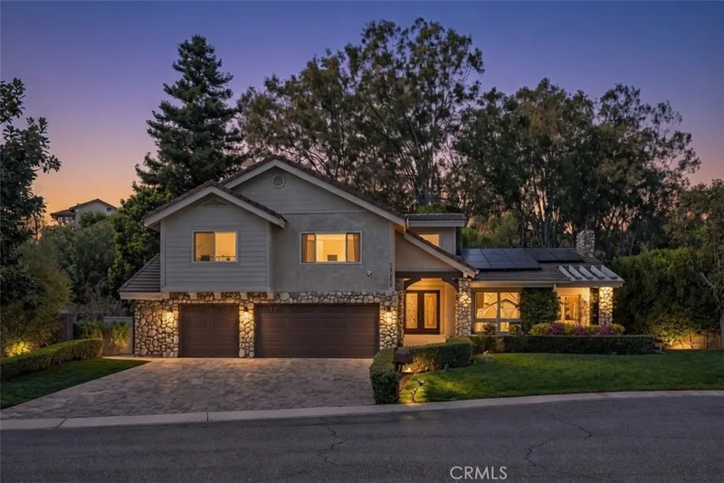 27215 Stagewood Court, Laguna Hills, CA 92653