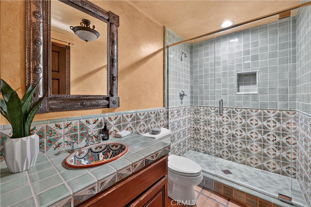 Private bathroom main floor - 27641 Deputy, Laguna Hills CA 92653 - photo 29