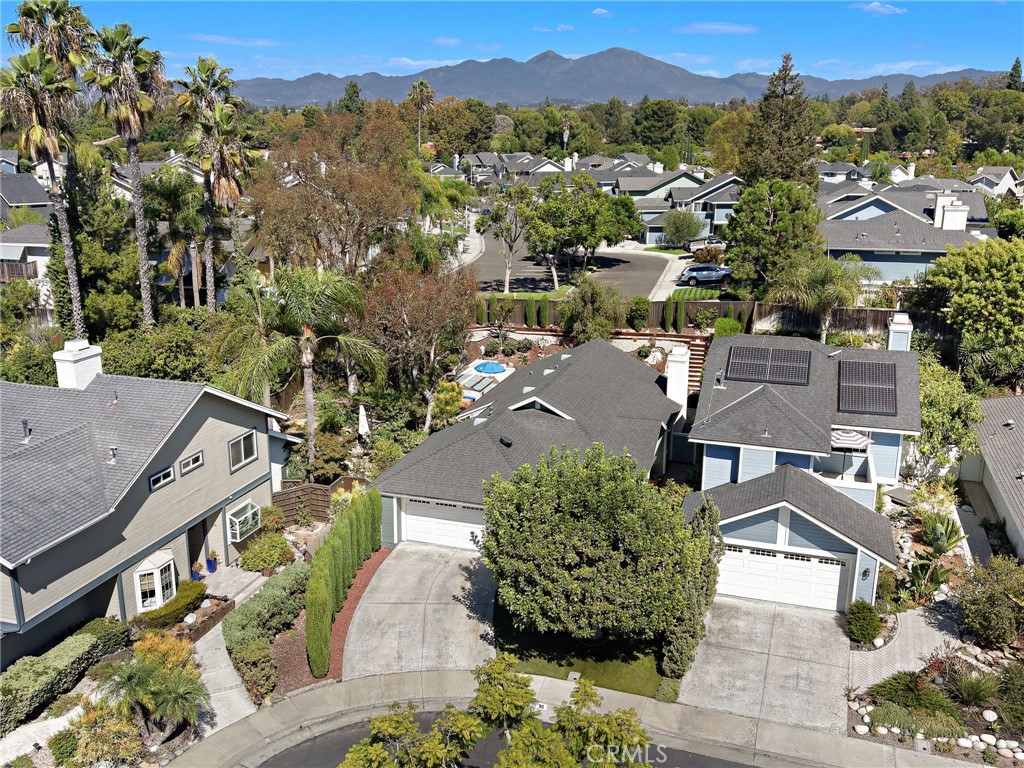 You can see the cul-de-sac behind the home - 30 Oxbow Creek, Laguna Hills CA 92653 - photo 35