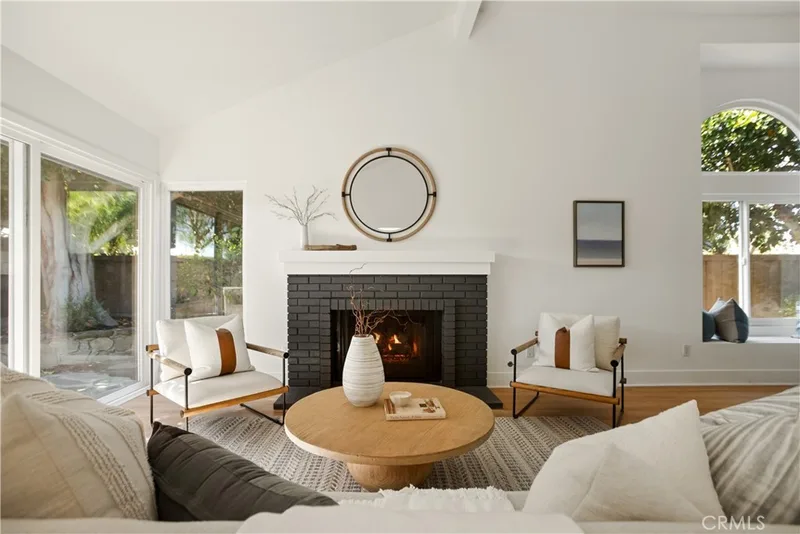 39 Carriage Hill Lane, Laguna Hills, CA 92653