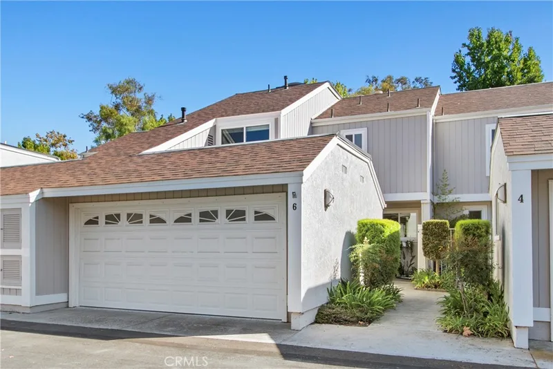 6 Robin Hill Lane, Laguna Hills, CA 92653