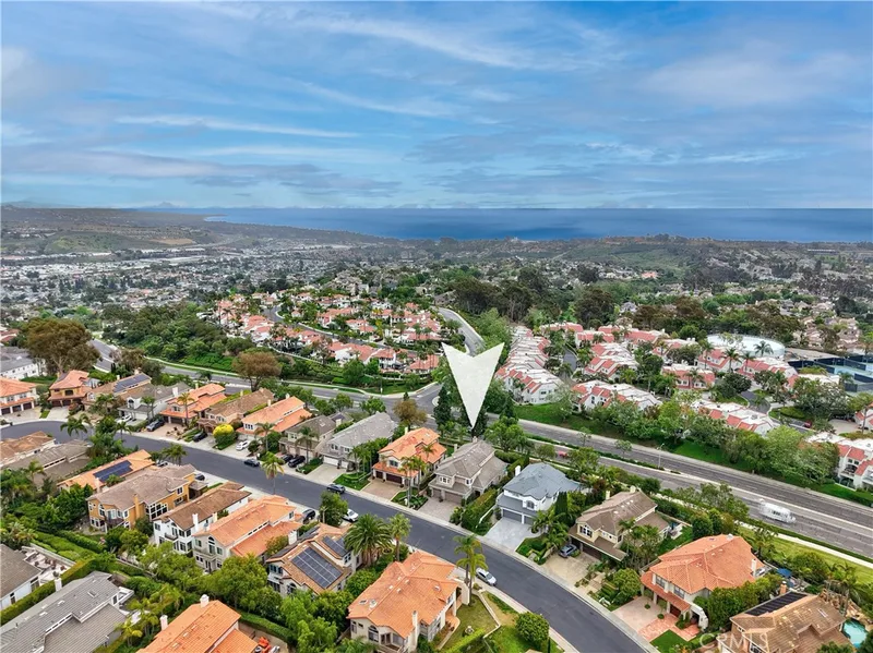 10 Glastonbury, Laguna Niguel, CA 92677