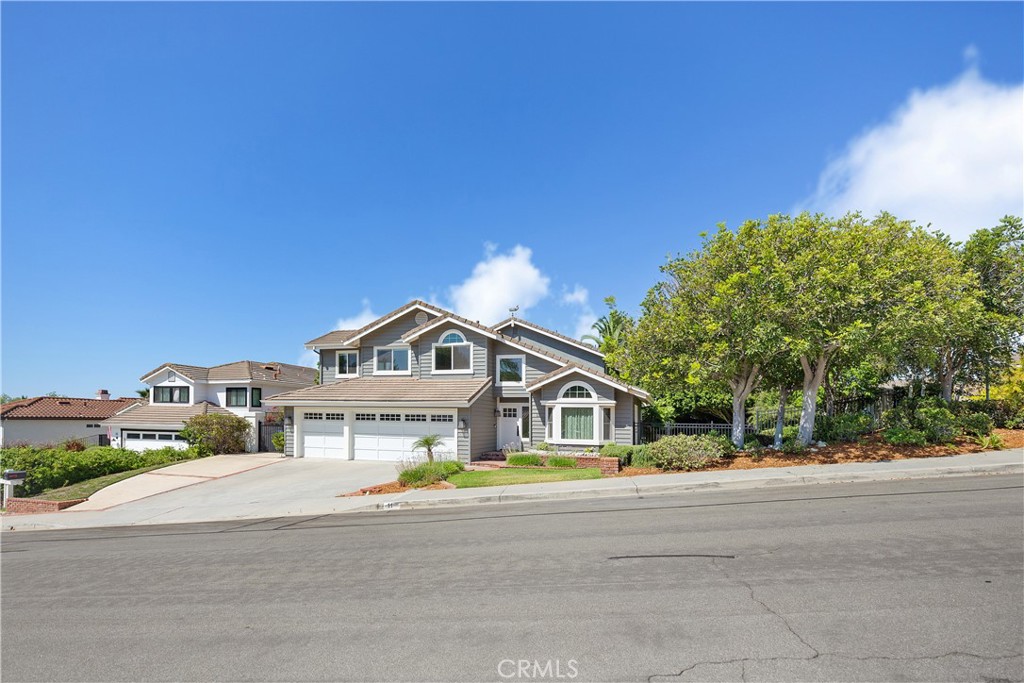 11 Knob Hill, Laguna Niguel CA 92677 - photo 1
