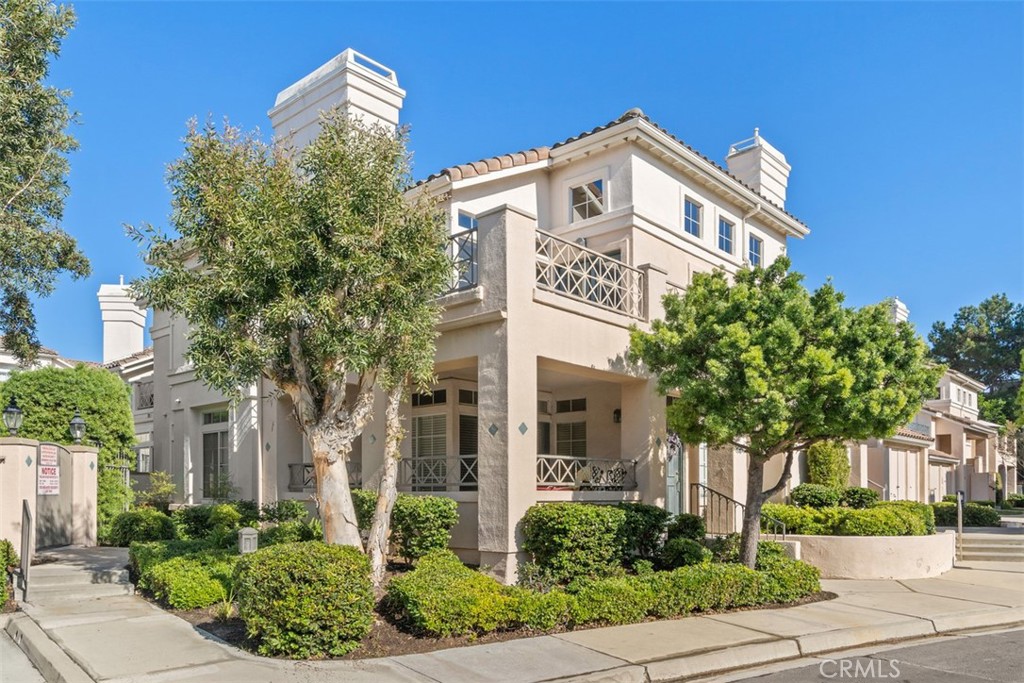 Gorgeous upstairs unit in pristine neighborhood - 134 Shorebreaker, Laguna Niguel CA 92677 - photo 1