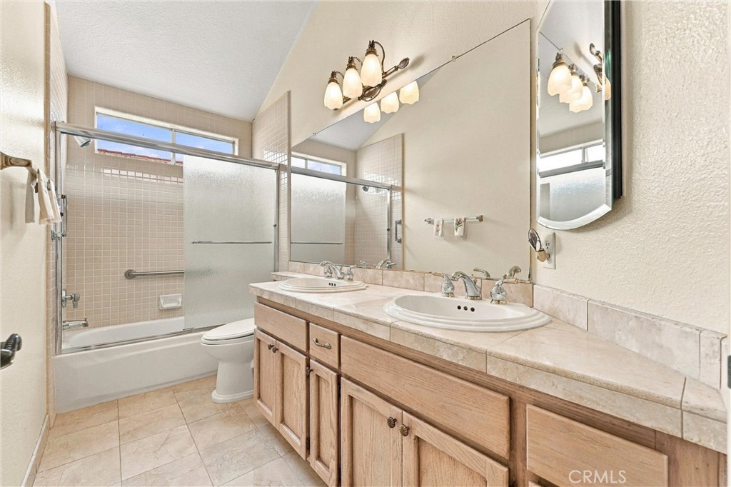 Upstairs hall bathroom - 14 Novilla, Laguna Niguel CA 92677 - photo 25