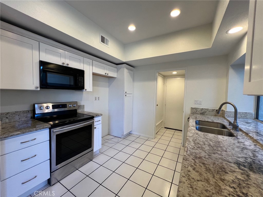 Spacious Kitchen - 16 Key W, Laguna Niguel CA 92677 - photo 1