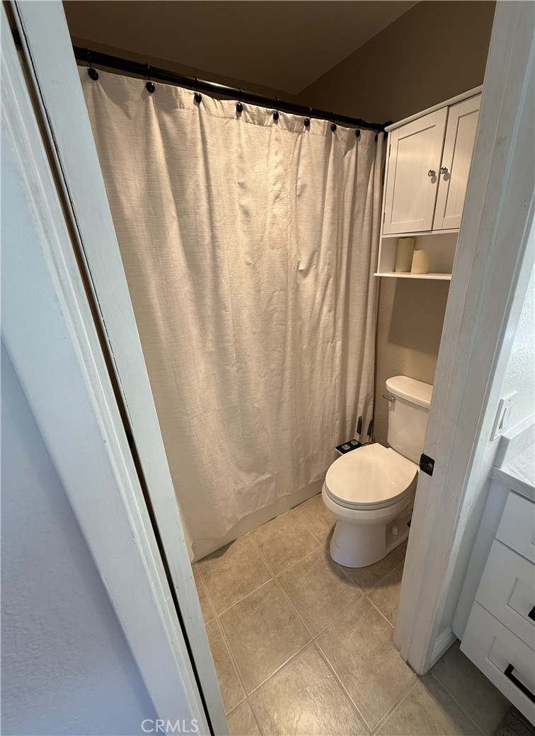 Master bathroom - 16 Pearl 207, Laguna Niguel CA 92677 - photo 10