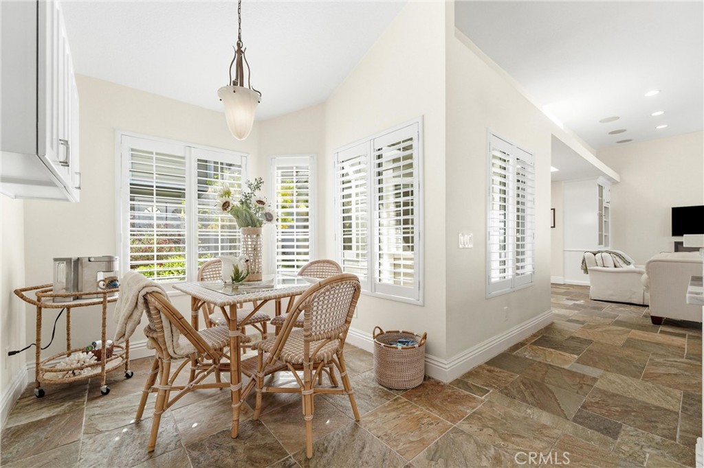 Breakfast counter, breakfast nook and dining room in great room...so many options for flexible space, office or homework - 18 Byron Close, Laguna Niguel CA 92677 - photo 9