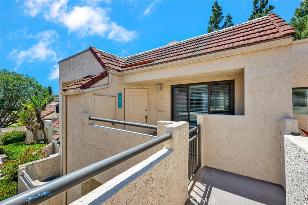 Spacious upper-level unit featuring a functional, single-level floor plan for effortless living - 22 Aruba, Laguna Niguel CA 92677 - photo 2