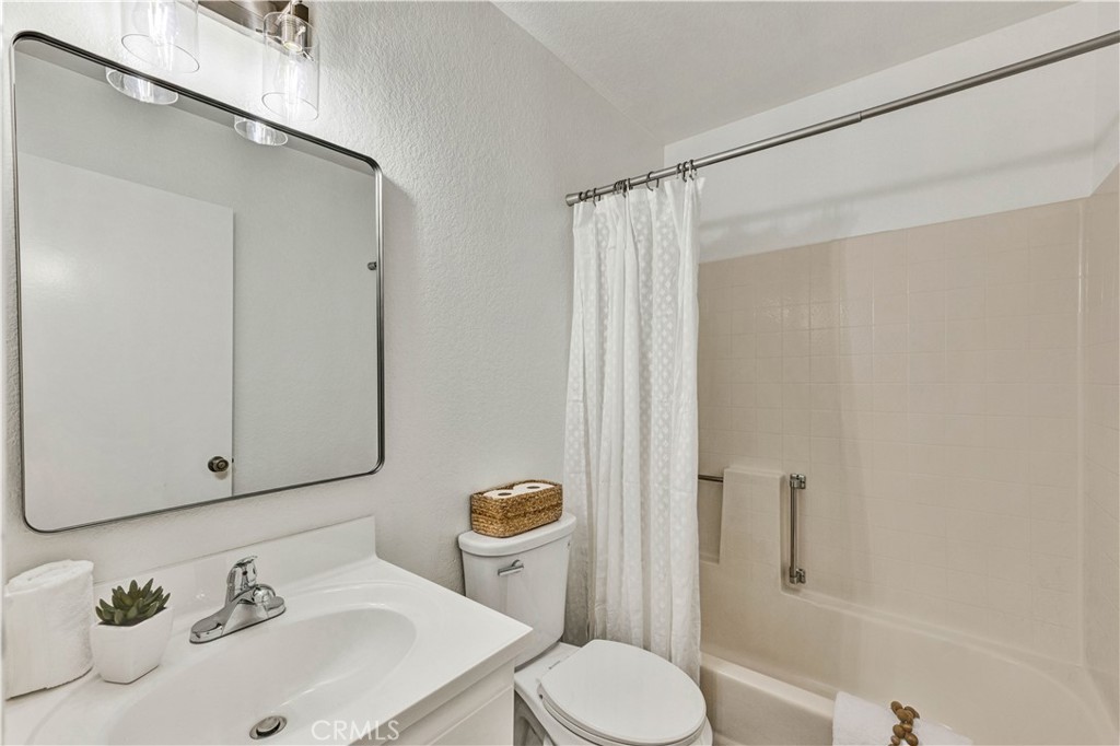 Updated guest bathroom with modern finishes and new fixtures. - 22 Aruba, Laguna Niguel CA 92677 - photo 11