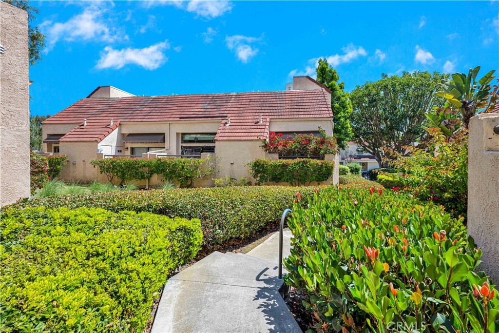 Beautiful landscape throughout the commmunity - 22 Aruba, Laguna Niguel CA 92677 - photo 17