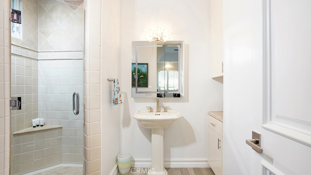 Upstairs EnSuite - 22842 Seaway Drive, Laguna Niguel CA 92677 - photo 57
