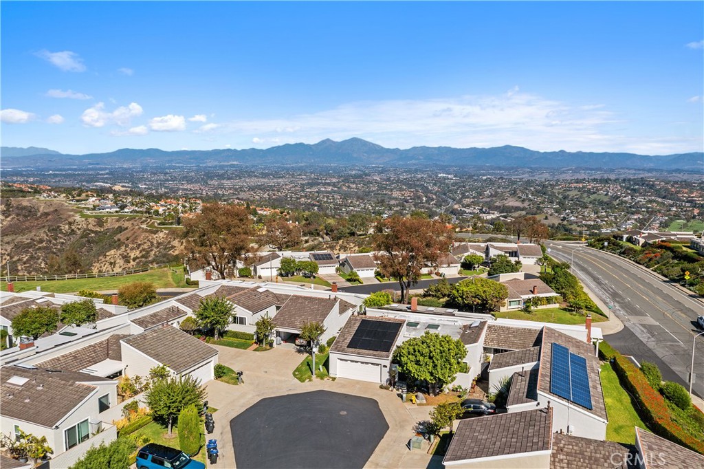 Aerial view of the cul-de-sac and surrounding hills - 22886 Mariano, Laguna Niguel CA 92677 - photo 31
