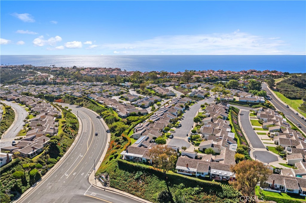 Elevated neighborhood setting near coastal wilderness - 22886 Mariano, Laguna Niguel CA 92677 - photo 34