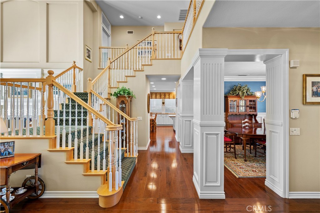 Elegant Engineered Hardwood Flooring Throughout (With No Interior Steps on the Main Floor). - 23611 Trinidad Lane, Laguna Niguel CA 92677 - photo 6
