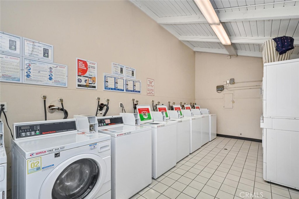 Community Laundry Room - 23732 Hillhurst, Laguna Niguel CA 92677 - photo 14