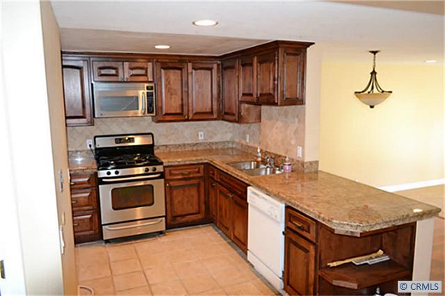 More Kitchen - 23821 HILLHURST Drive 3, Laguna Niguel CA 92677 - photo 1