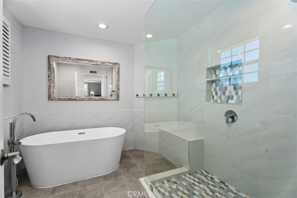 Stand alone tub - 23852 Linnet Circle, Laguna Niguel CA 92677 - photo 26