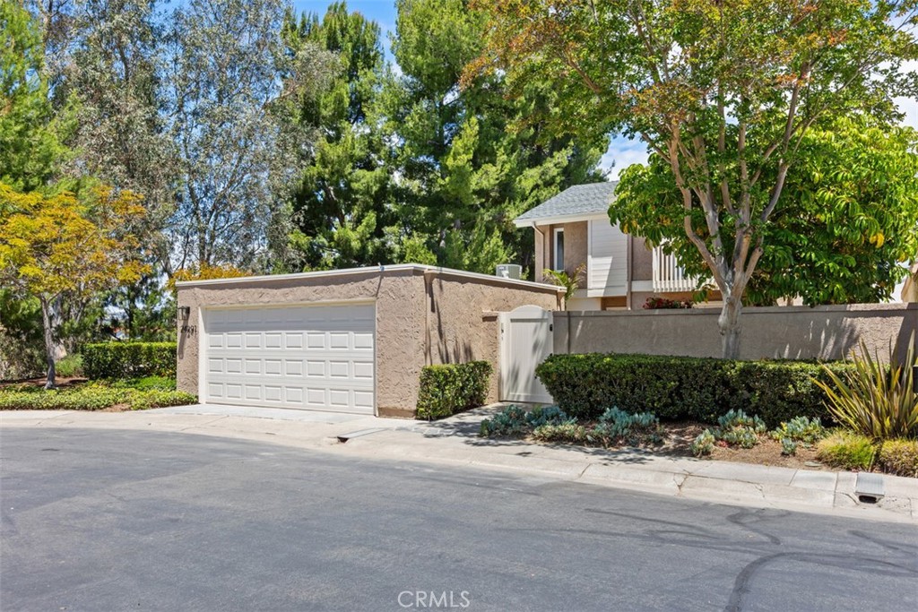 Welcome to this beautifully upgraded detached residence in the coveted Lake Park Community of Laguna Niguel, Tucked at t - 24291 Toponas Court, Laguna Niguel CA 92677 - photo 1