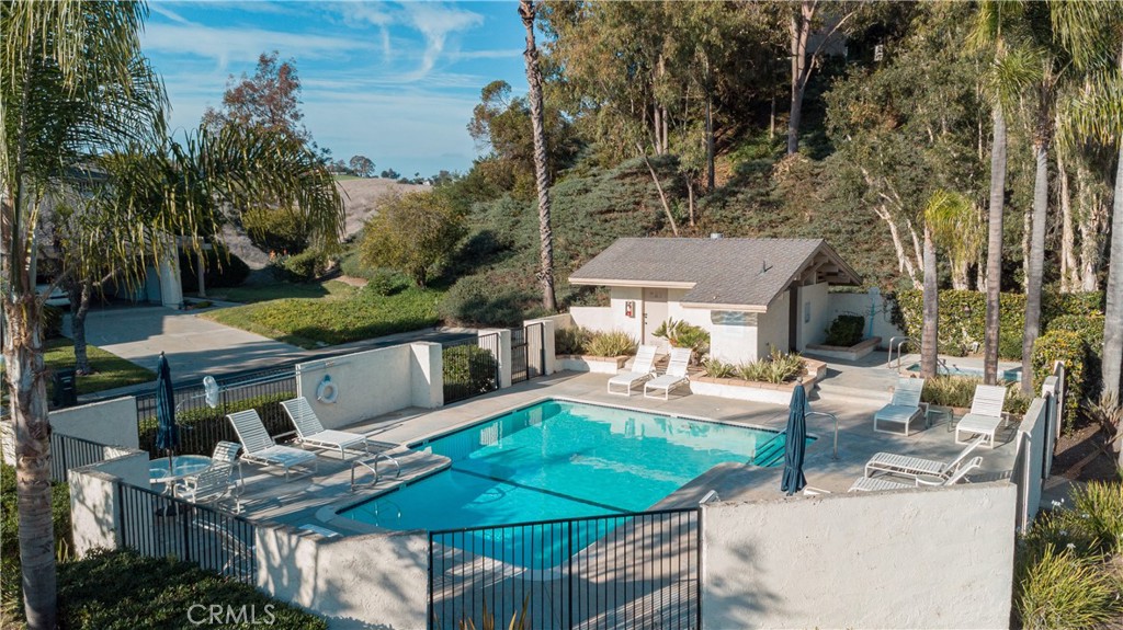 24306 Hillview, Laguna Niguel CA 92677 - photo 20