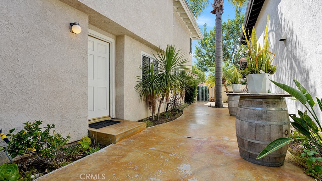 Welcoming Entry - 24341 Mira Verde, Laguna Niguel CA 92677 - photo 4