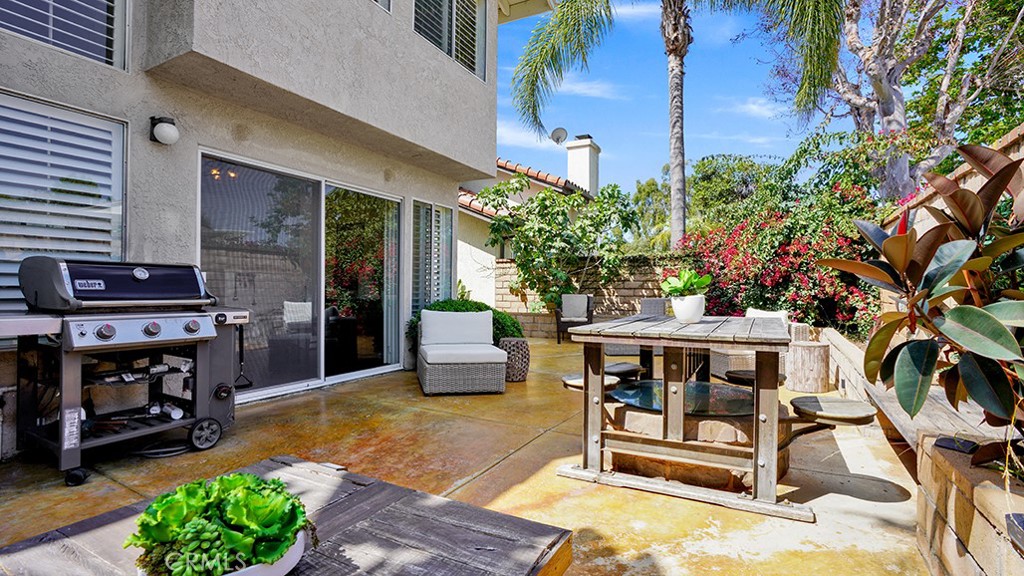 Indoor/ outdoor Living - 24341 Mira Verde, Laguna Niguel CA 92677 - photo 7