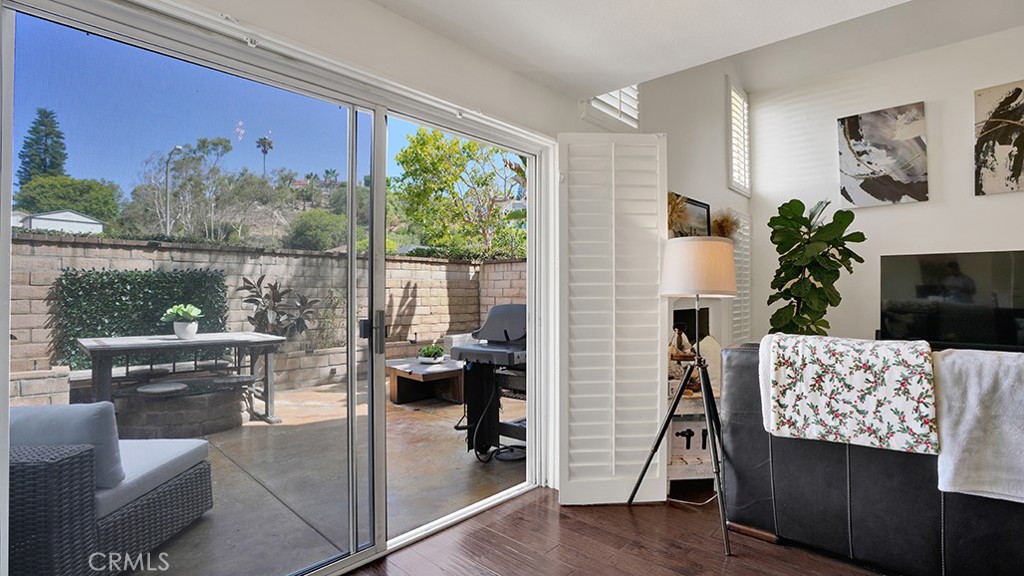 Seamless extension of living space to outdoor - 24341 Mira Verde, Laguna Niguel CA 92677 - photo 8