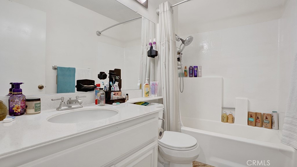 Full Bath upstairs - 24341 Mira Verde, Laguna Niguel CA 92677 - photo 25