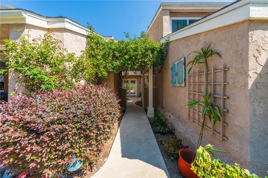 Private landscaped walkway to front entrance - 24356 Hillview, Laguna Niguel CA 92677 - photo 3