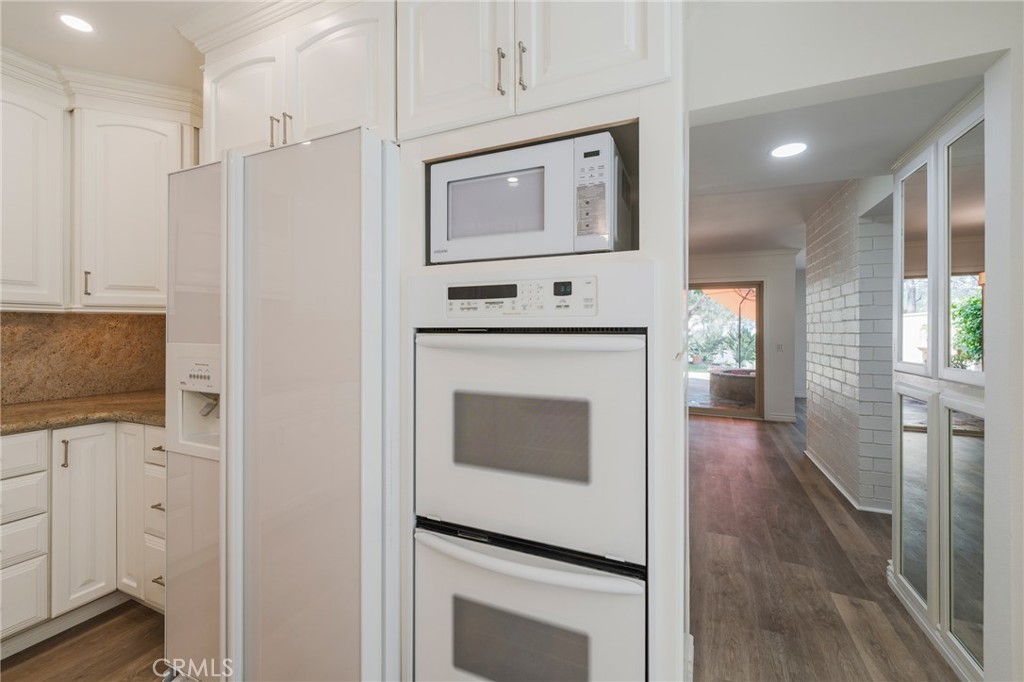 Kitchen, double oven and new microwave - 24356 Hillview, Laguna Niguel CA 92677 - photo 13