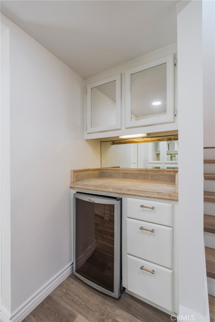 Bar area with Wine frig - 24356 Hillview, Laguna Niguel CA 92677 - photo 14