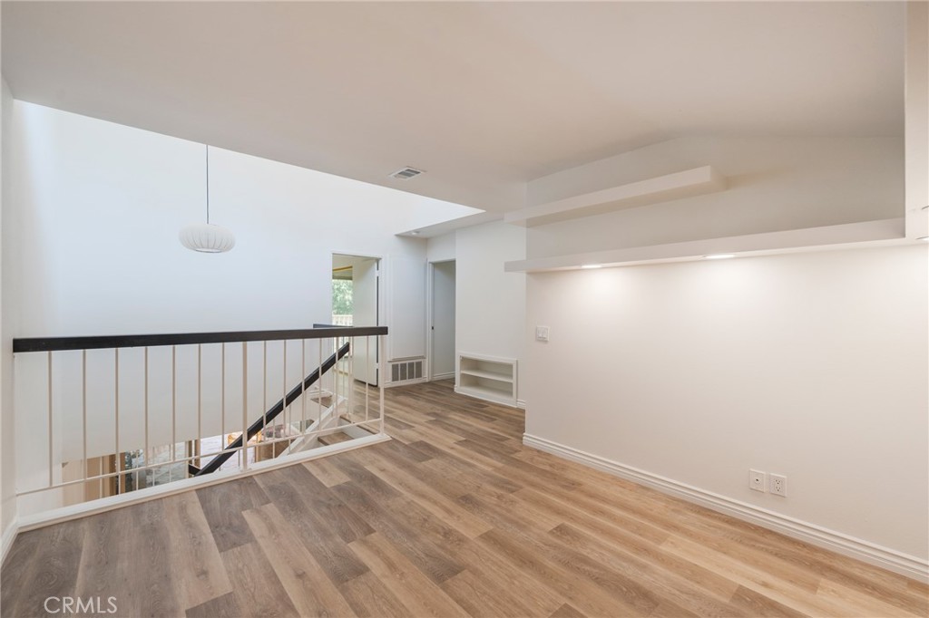 Spacious loft / potential 3rd bedroom - 24356 Hillview, Laguna Niguel CA 92677 - photo 16