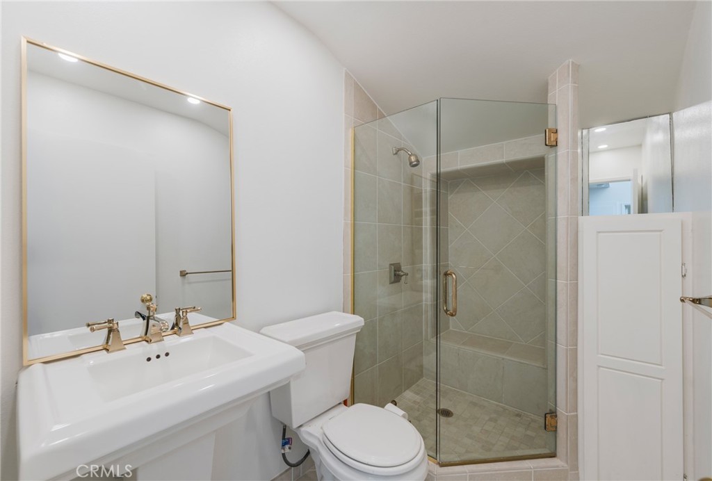 Upstairs Bathroom with walk-in Shower - 24356 Hillview, Laguna Niguel CA 92677 - photo 18