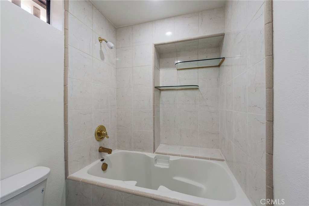 Master Bathroom - 24356 Hillview, Laguna Niguel CA 92677 - photo 23